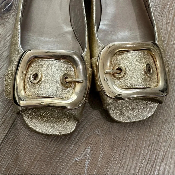 Stuart Weitzman Women's Gold Young Buck Peep Toe Leather Flats Size 7 1/2 GUC - Picture 4 of 12